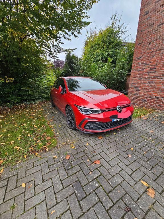 Rot Gebraucht 2020 VW Golf VIII GTI Limousine | 27.800 € (Fairer Preis) - Bild 1/4