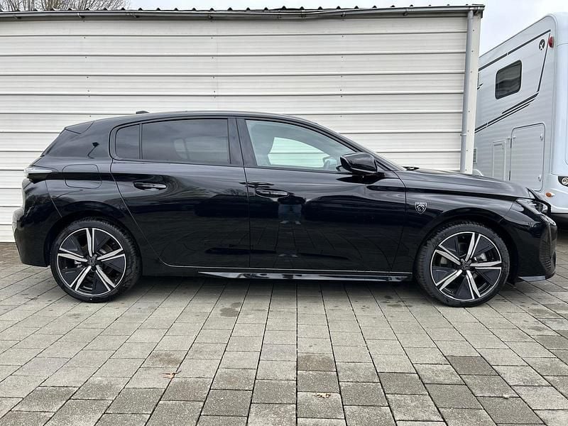 Neu Peugeot 308 GT 145 PS (106 kW) 2025 Perla nera Limousine