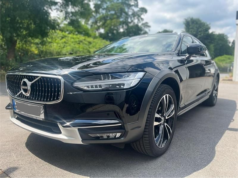 Schwarz Gebraucht 2019 Volvo V90 CC Pro Kombi | 30.999 € (Fairer Preis) - Bild 1/4