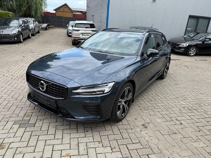 Blau Gebraucht 2021 Volvo V60 R-Design Kombi | 26.900 € (Etwas zu teuer) - Bild 1/4