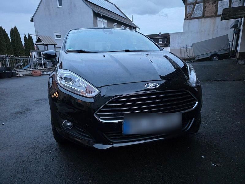 Gebraucht Ford Fiesta Titanium 101 PS (74 kW) 2015 Schwarz Kleinwagen