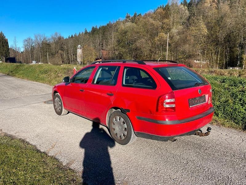 Gebraucht Skoda Octavia Active 102 PS (75 kW) 2011 Rot Kombi