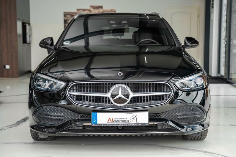 Gebraucht Mercedes C220 197 PS (144 kW) 2023 Ung. schwarz  unilack Kombi