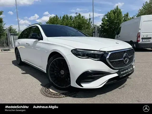 Gebraucht Mercedes E450 AMG Line Premium Plus 367 PS (269 kW) 2024 Unilack polarweiß Kombi