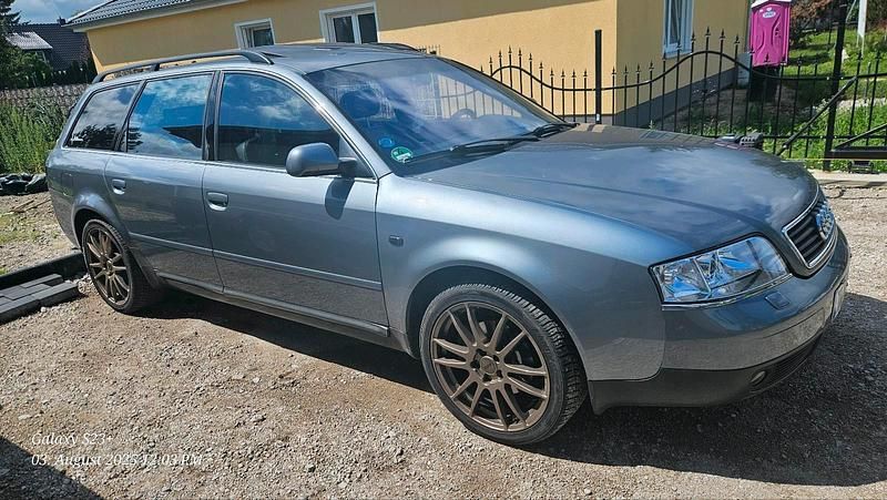 Grau Gebraucht 2001 Audi A6 Kombi | 2.200 € (Guter Preis) - Bild 1/1