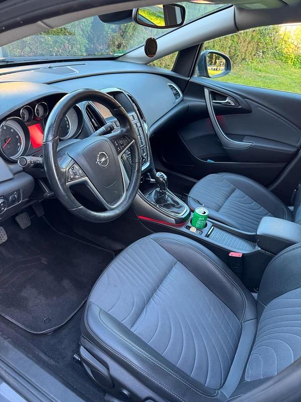 Gebraucht Opel Astra 170 PS (125 kW) 2013 Grau Kombi