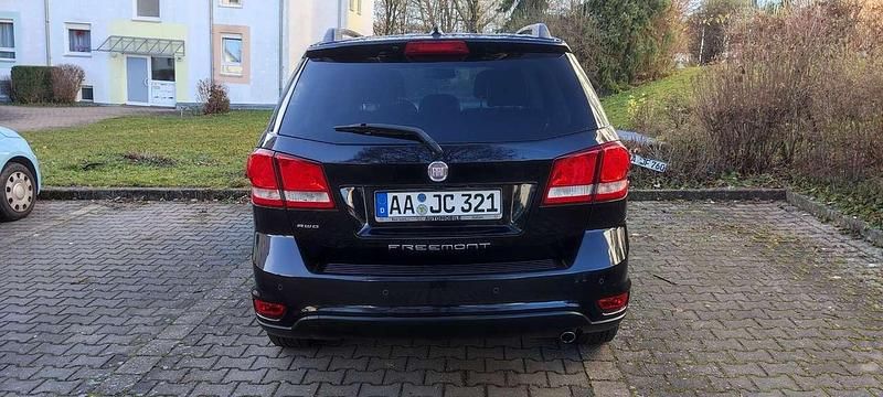 Gebraucht Fiat Freemont Lounge 170 PS (125 kW) 2012 Blau SUV