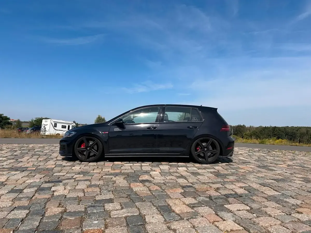 Gebraucht VW Golf VII GTI 360 PS (264 kW) 2019 Schwarz Limousine