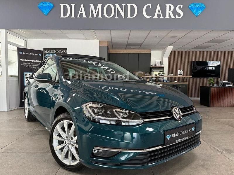 Grün Gebraucht 2017 VW Golf VII Highline Limousine | 16.990 € (Etwas zu teuer) - Bild 1/4