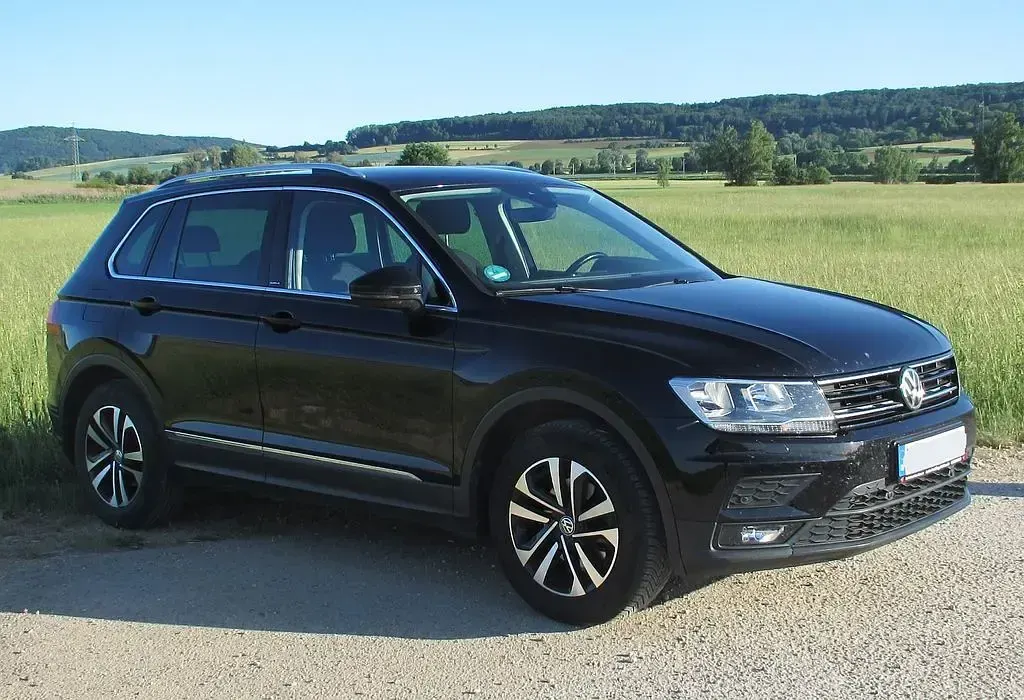 Gebraucht VW Tiguan IQ Drive 150 PS (110 kW) 2020 Schwarz SUV