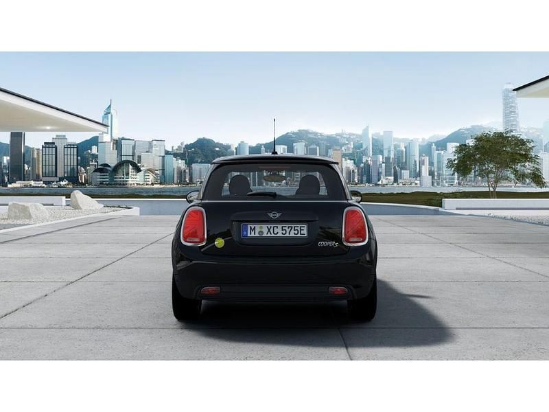Gebraucht Mini Cooper SE 135 kW (184 PS) 2023 Schwarz Kleinwagen