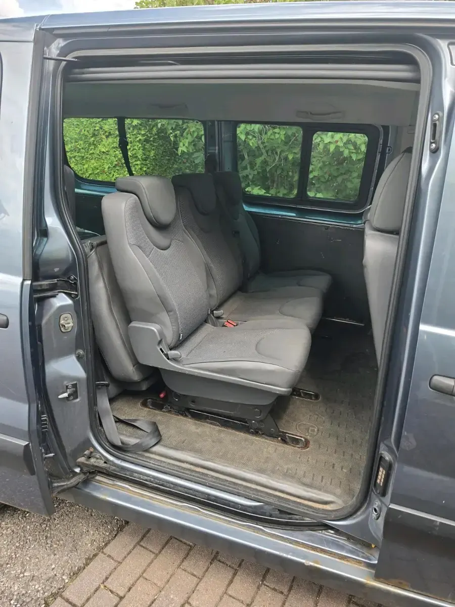 Gebraucht Peugeot TePee 128 PS (94 kW) 2012 Grau Van / Kleinbus