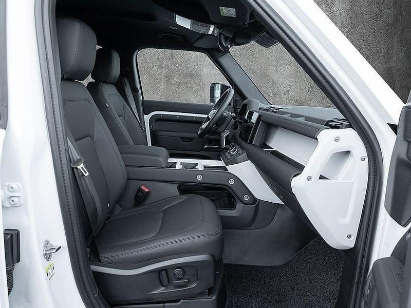 Gebraucht Land Rover Defender SE Dynamic 252 PS (185 kW) 2025 Fuji white SUV