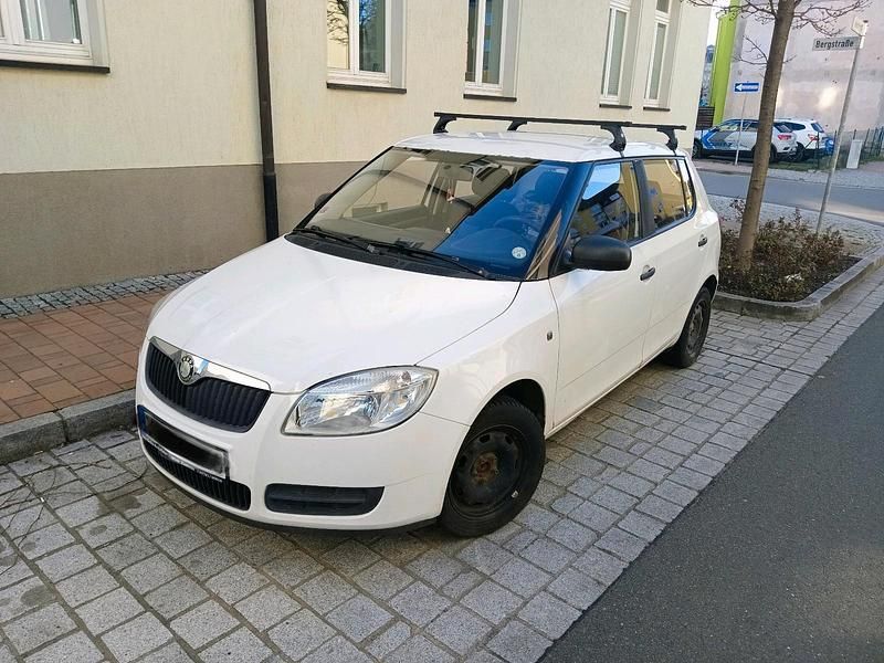Gebraucht Skoda Fabia 60 PS (44 kW) 2009 Weiß Kleinwagen