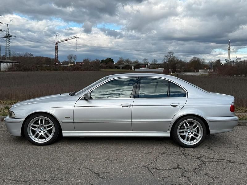 Second-hand BMW 530 193 CP (141 kW) 2003 Argintiu Berlinǎ