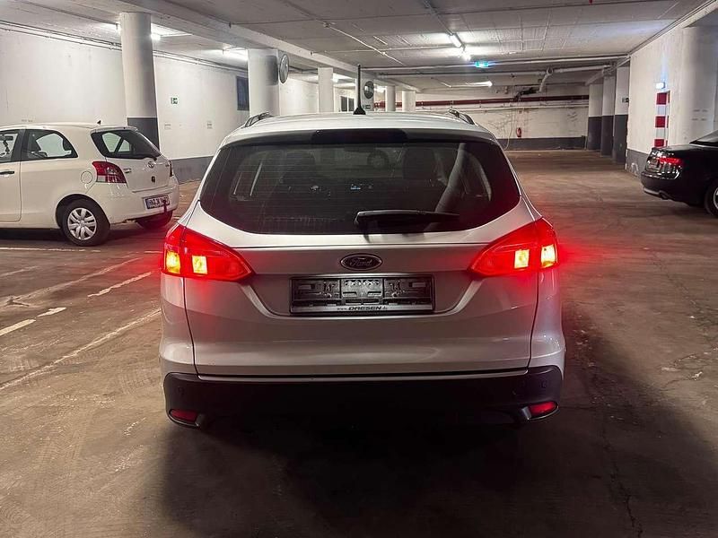 Gebraucht Ford Focus 120 PS (88 kW) 2018 Silber Kombi