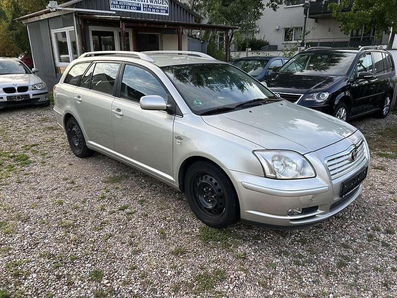 Gebraucht Toyota Avensis Sol 177 PS (130 kW) 2006 Gold Kombi