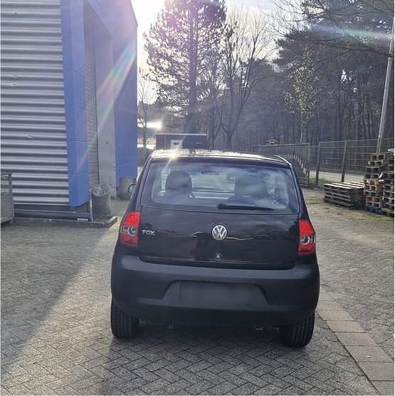 Gebraucht VW Fox 55 PS (40 kW) 2006 Schwarz Kleinwagen