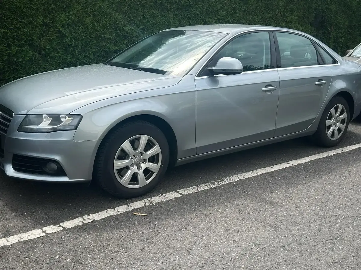 Gebraucht Audi A4 119 PS (87 kW) 2008 Grau Limousine