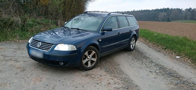 Gebraucht VW Passat 130 PS (95 kW) 2001 Blau Kombi