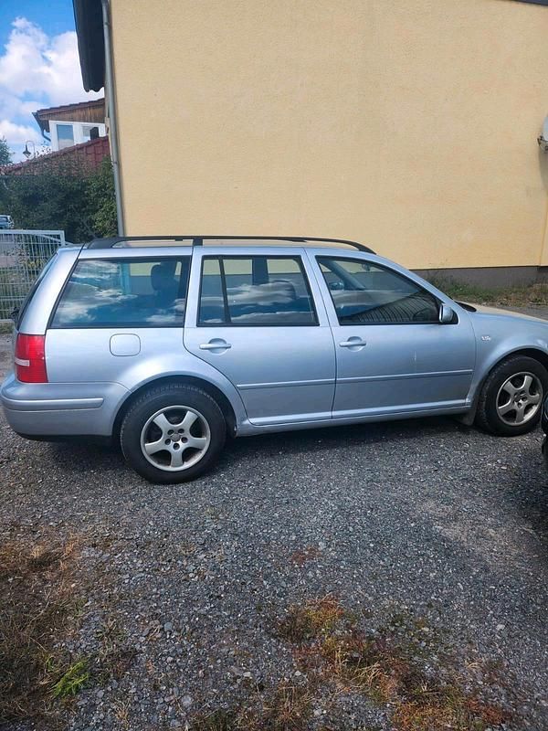 Silber Gebraucht 2004 VW Golf IV Kombi | 1.350 € (Superpreis) - Bild 1/4