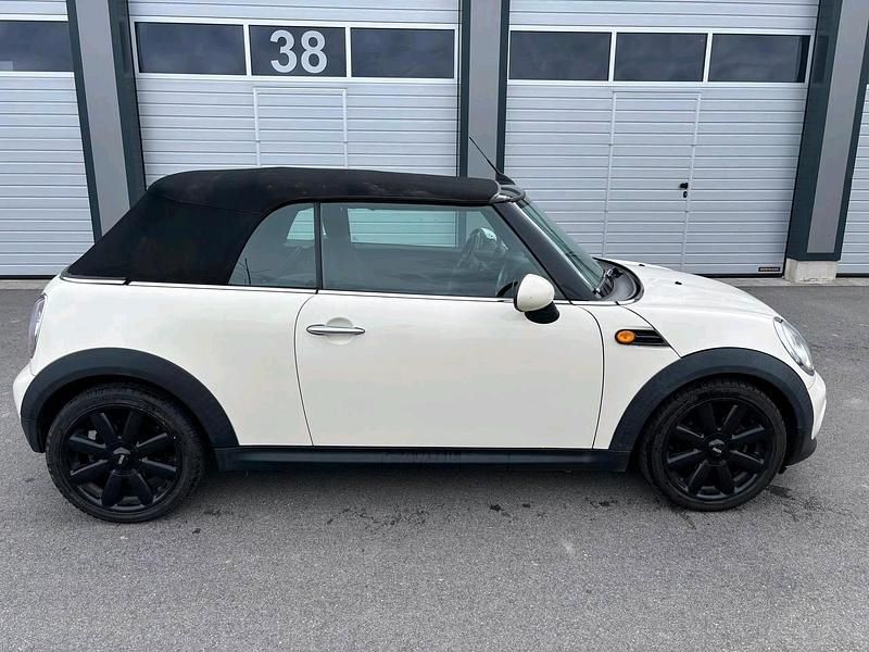 Gebraucht Mini Cooper Cabriolet 122 PS (89 kW) 2013 Weiß Cabrio