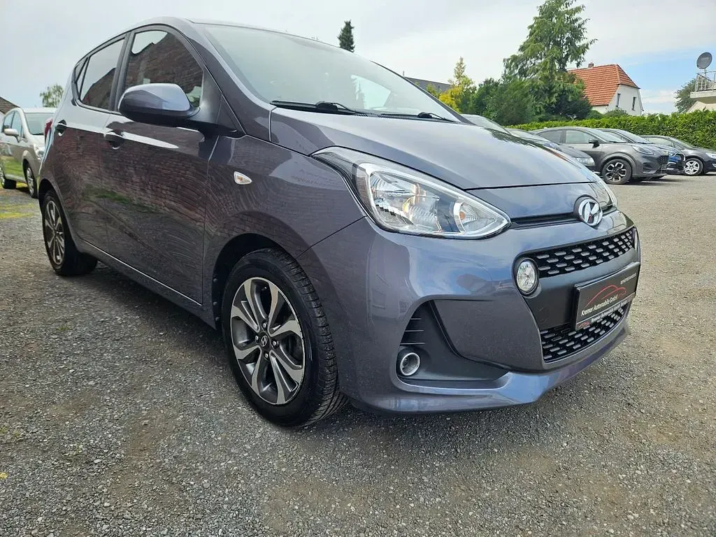 Gebraucht Hyundai i10 YES! 87 PS (63 kW) 2018 Grau Kleinwagen
