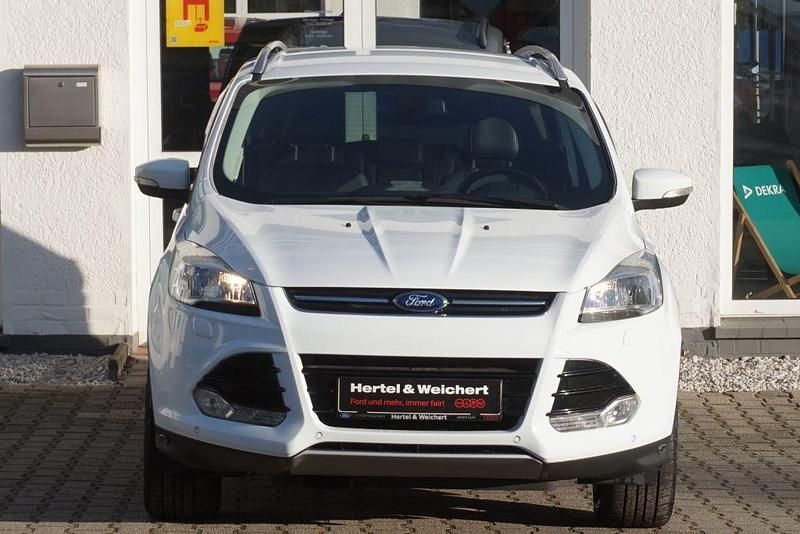 Gebraucht Ford Kuga Titanium 140 PS (102 kW) 2014 Weiß SUV
