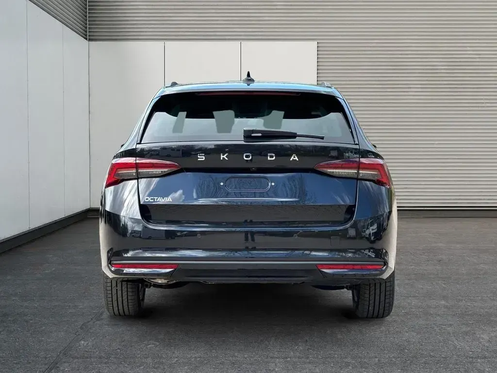 Neu Skoda Octavia Selection 150 PS (110 kW) 2025 Schwarz Kombi