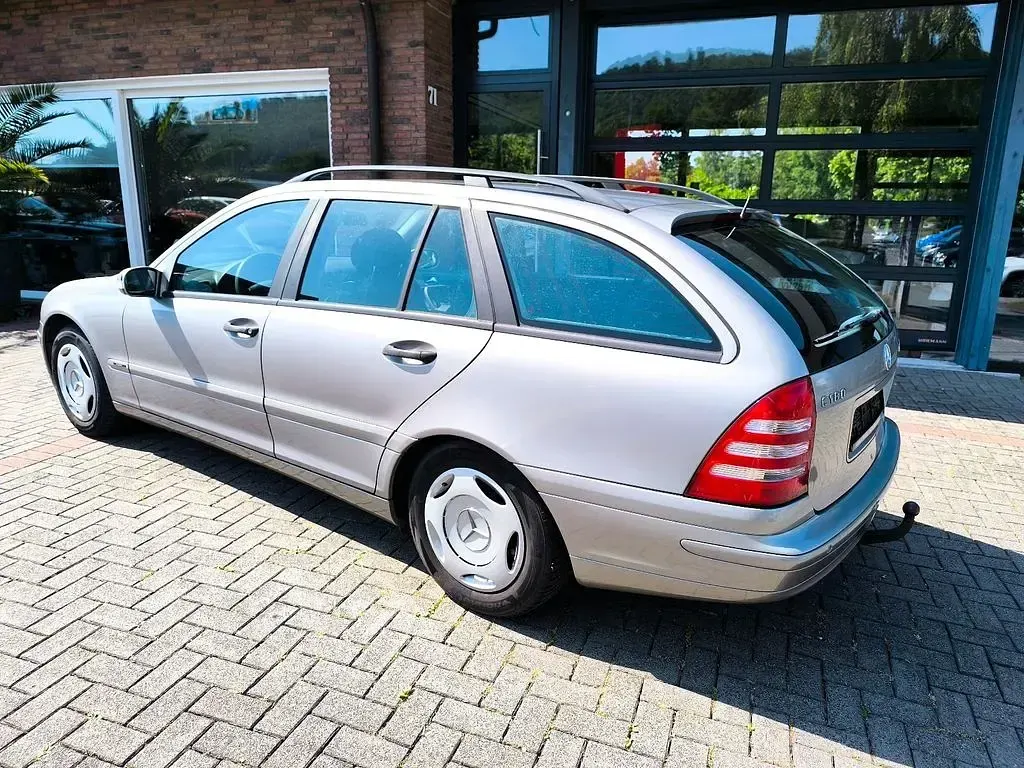 Gebraucht Mercedes C180 143 PS (105 kW) 2003 Silber Kombi