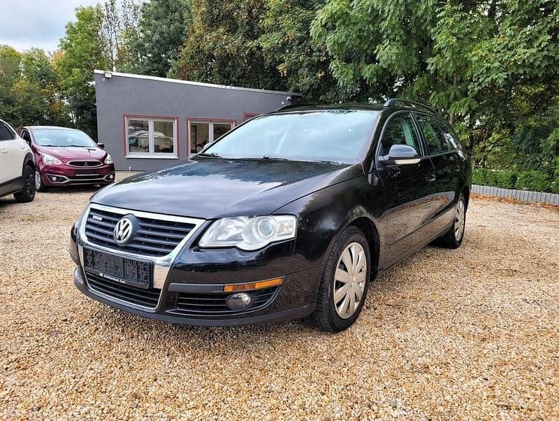 Schwarz Gebraucht 2010 VW Passat S Kombi | 1.480 € (Superpreis) - Bild 1/4