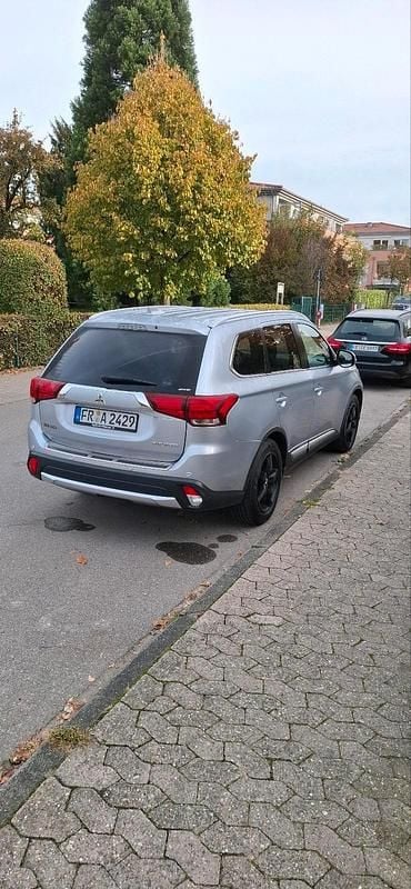 Gebraucht Mitsubishi Outlander 150 PS (110 kW) 2017 Grau SUV