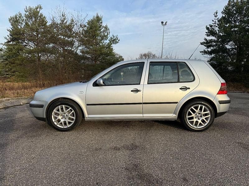 Silber Gebraucht 2001 VW Golf Highline Limousine | 3.999 € (Fairer Preis) - Bild 1/4