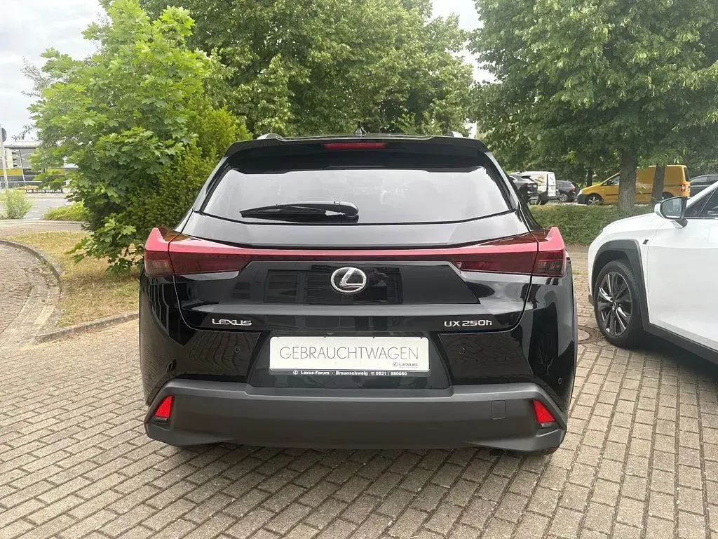 Gebraucht Lexus UX 250h 184 PS (135 kW) 2023 Schwarz SUV