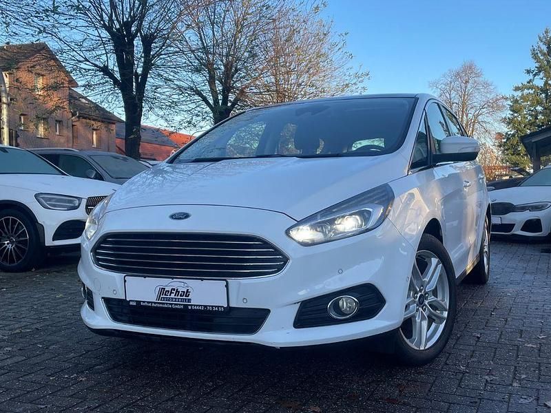 Weiß Gebraucht 2017 Ford S-MAX Titanium Van / Kleinbus | 8.600 € (Fairer Preis) - Bild 1/4