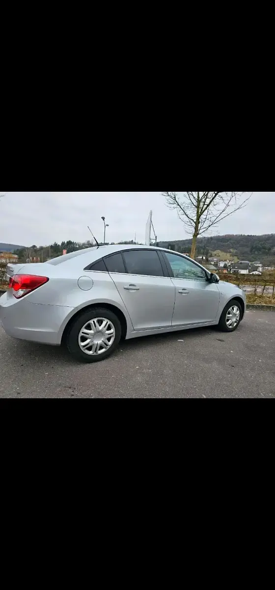 Gebraucht Chevrolet Cruze 163 PS (119 kW) 2012 Silber Limousine