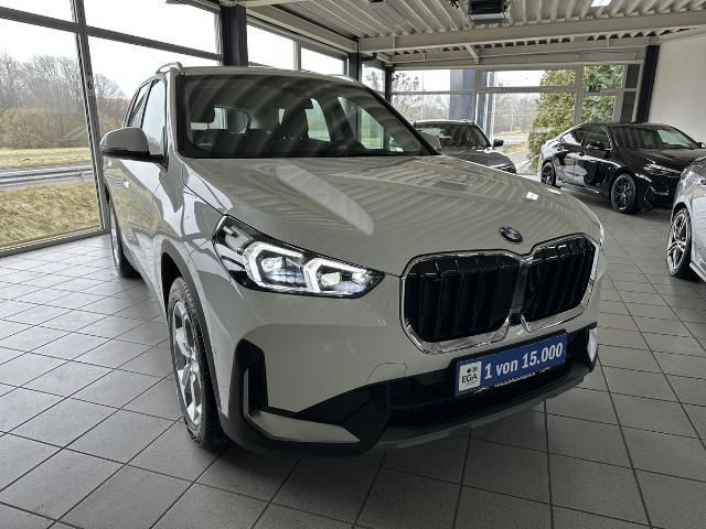 Weiß Gebraucht 2023 BMW X1 SUV | 39.900 € (Superpreis) - Bild 1/4
