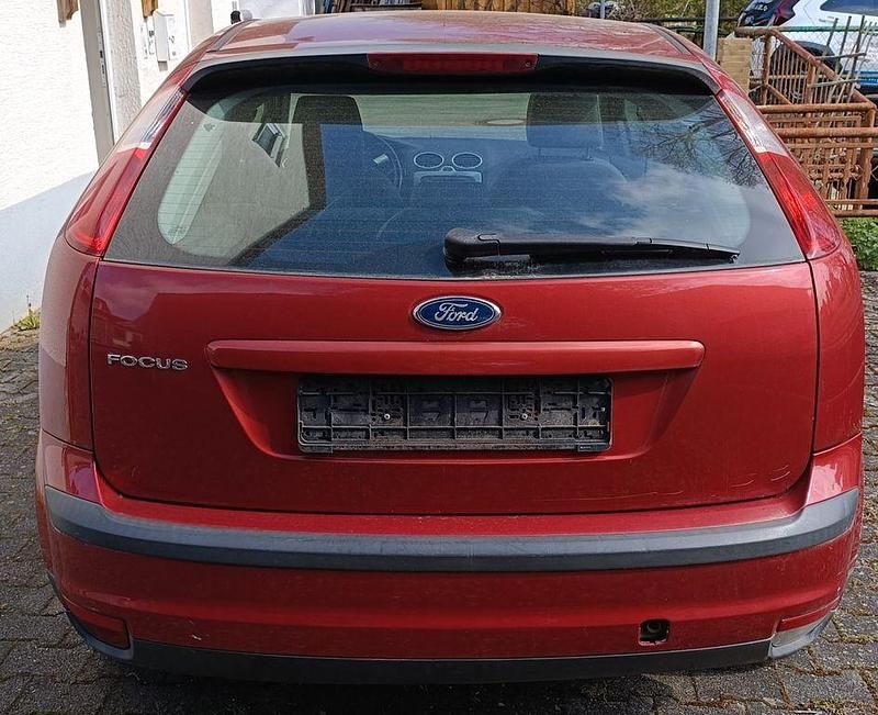 Gebraucht Ford Focus 101 PS (74 kW) 2008 Rot Limousine