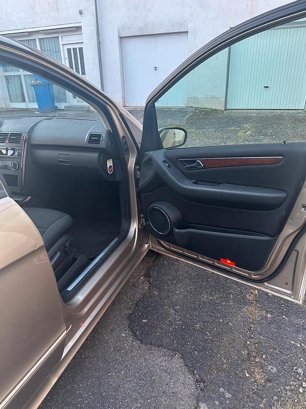 Gebraucht Mercedes A150 95 PS (69 kW) 2006 Gold Limousine