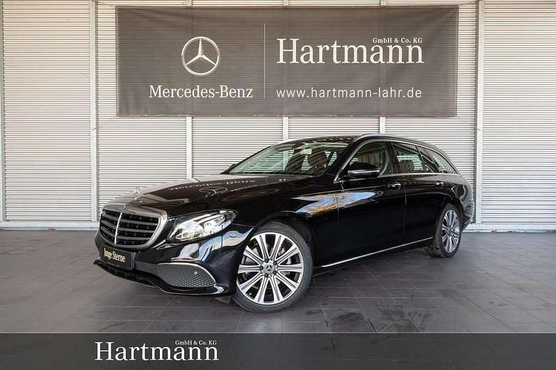 Obsidianschwarz Gebraucht 2018 Mercedes E300 Kombi | 29.750 € (Fairer Preis) - Bild 1/4