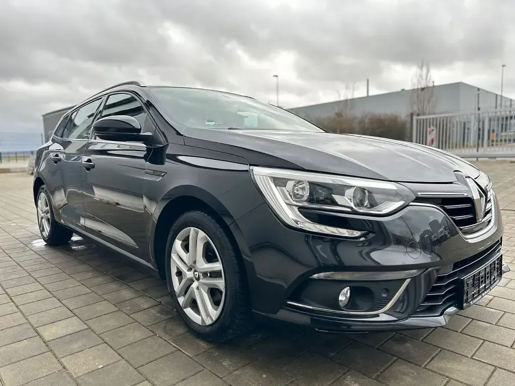 Gebraucht Renault Mégane 132 PS (97 kW) 2017 Schwarz Limousine