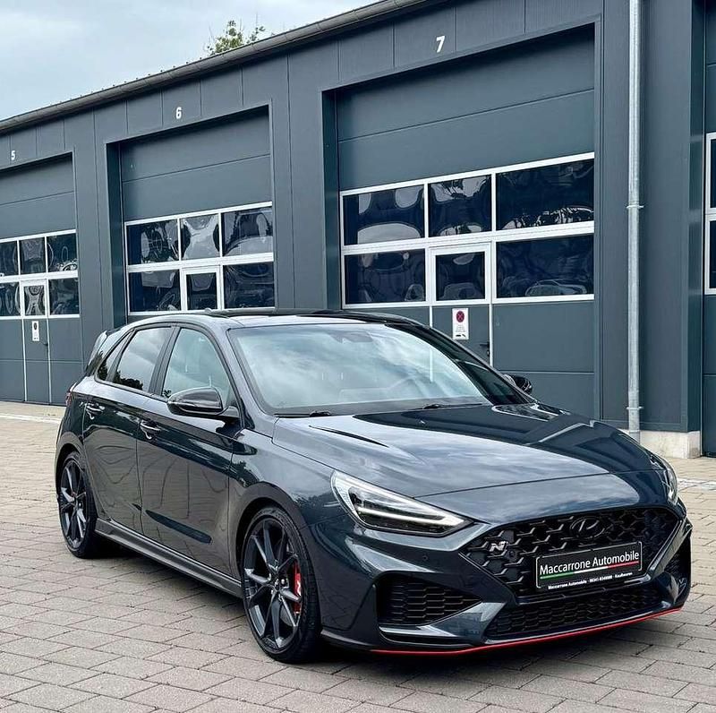 Dark knight Gebraucht 2022 Hyundai i30 N Performance Limousine | 29.490 € (Fairer Preis) - Bild 1/4