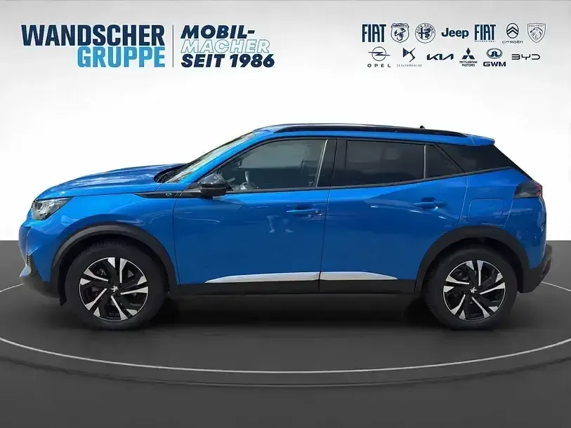Second-hand Peugeot e-2008 Allure 100 kW (136 CP) 2022 Verde SUV