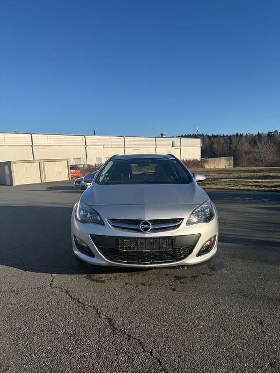 Gebraucht Opel Astra Edition 110 PS (80 kW) 2015 Silber Kombi