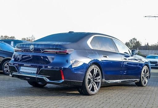 Gebraucht BMW 740 Efficient Dynamics 299 PS (219 kW) 2024 Bmw individual tansanitblau c Limousine