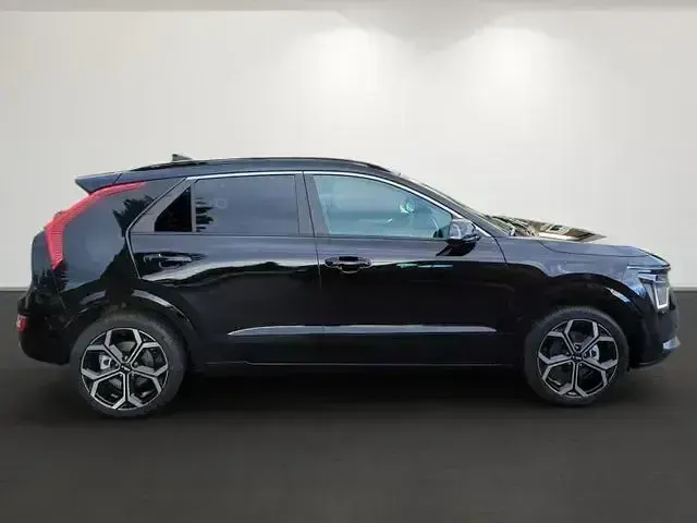 Neu Kia Niro Spirit 129 PS (94 kW) 2025 Schwarz SUV