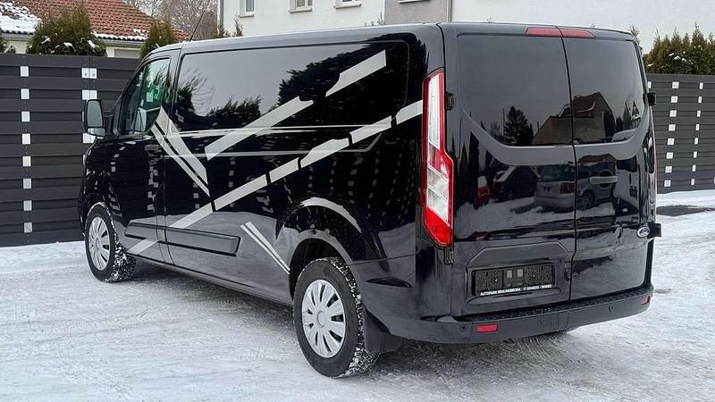 Gebraucht Ford Transit Custom 131 PS (96 kW) 2018 Iridiumschwarz metallic Van / Kleinbus