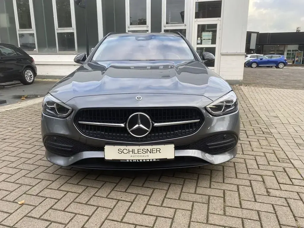 Gebraucht Mercedes 200 Avantgarde 163 PS (119 kW) 2023 Grau Kombi