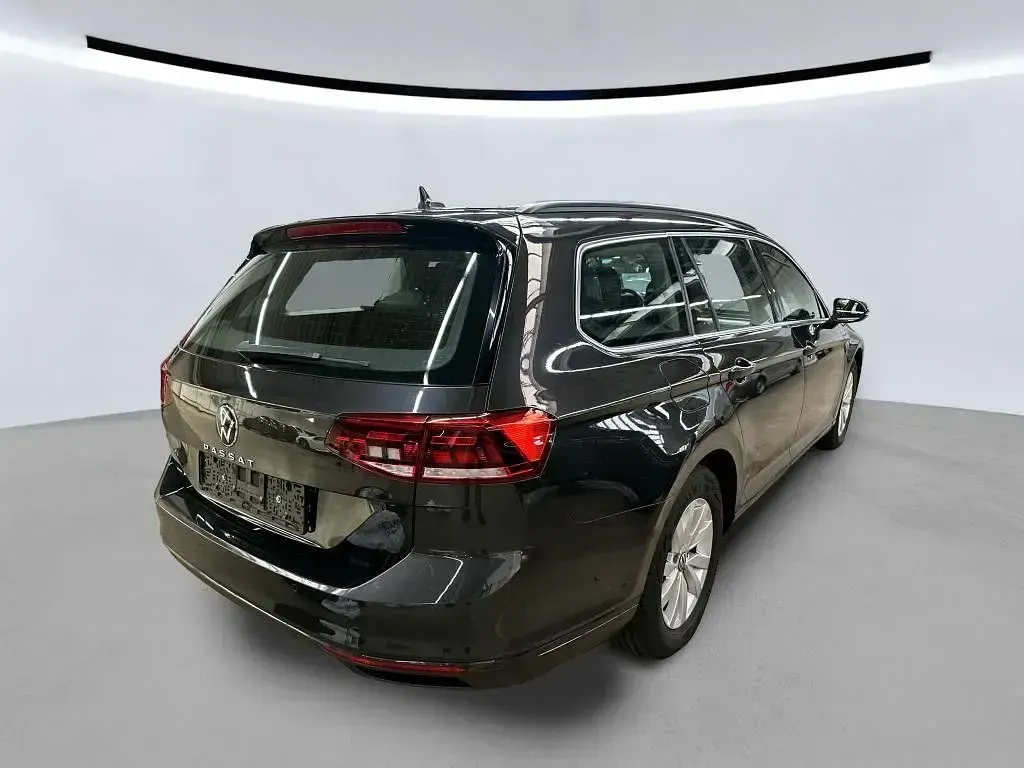 Gebraucht VW Passat Business 122 PS (89 kW) 2021 Grau Limousine