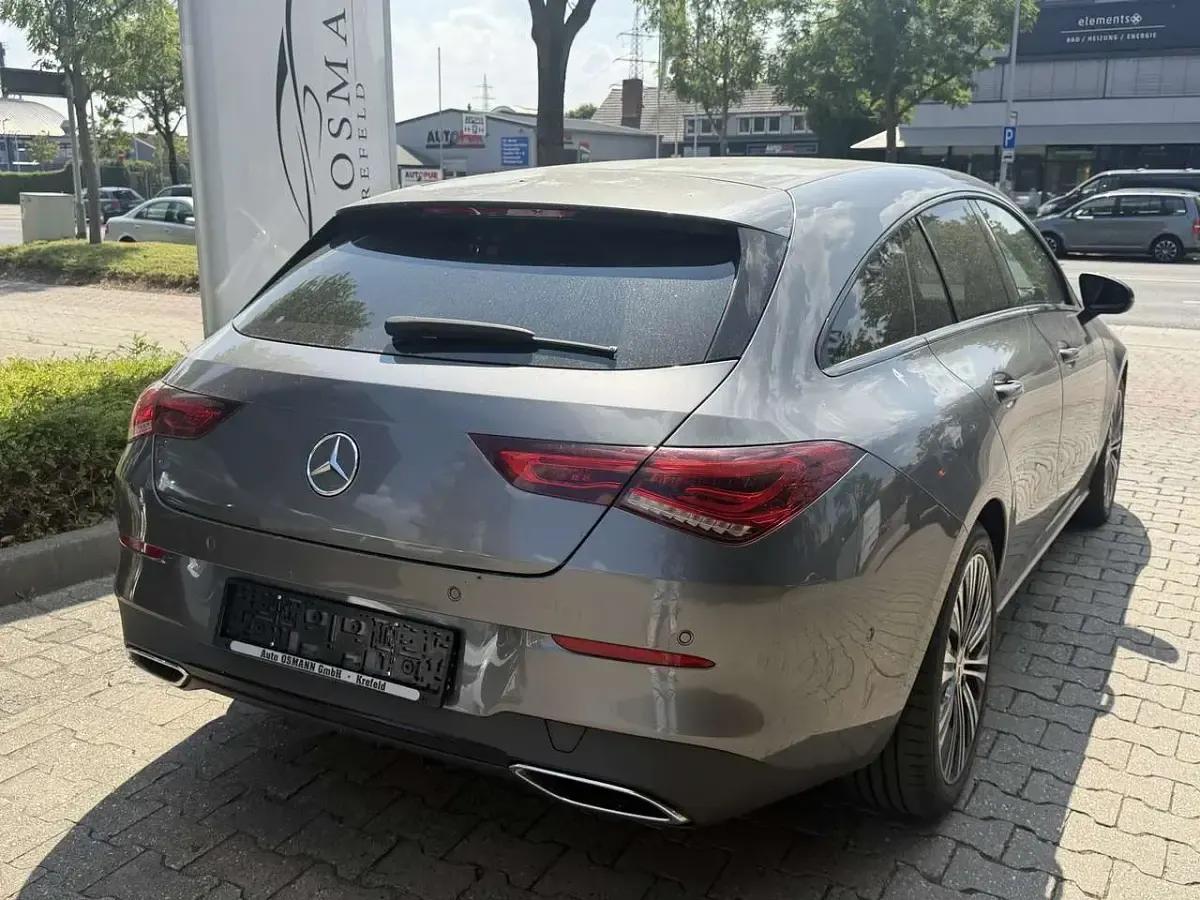 Gebraucht Mercedes CLA200 Progressive 150 PS (110 kW) 2023 Mountaingrau  met. Coupé